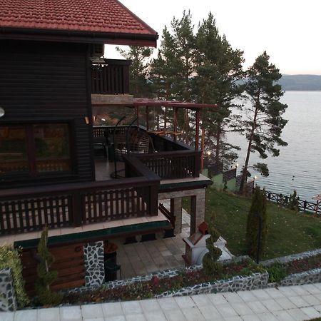 Villa Iskar Lake Residence By Bookvillabg Shtarkelovo Gnezdo エクステリア 写真