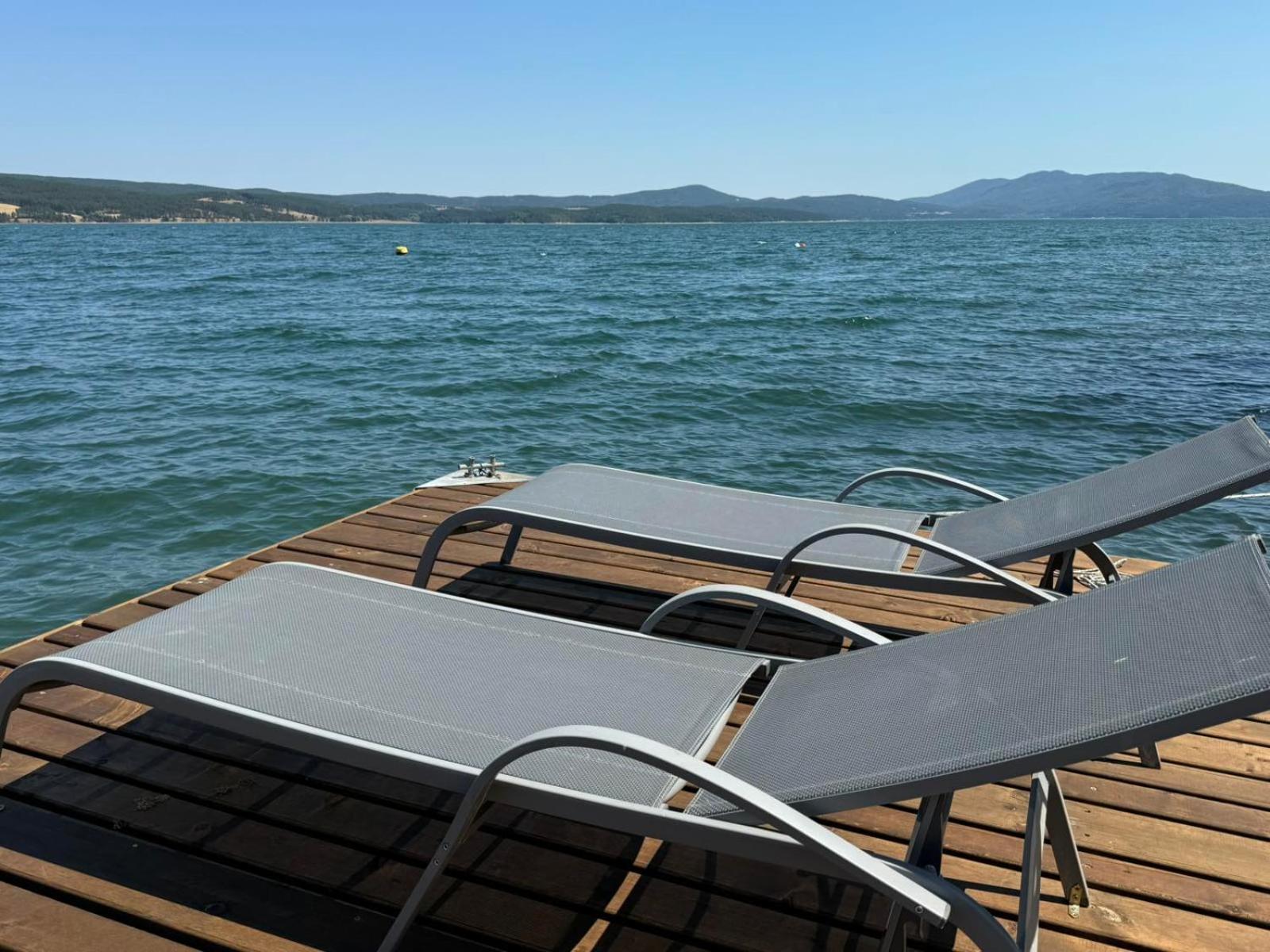 Villa Iskar Lake Residence By Bookvillabg Shtarkelovo Gnezdo エクステリア 写真