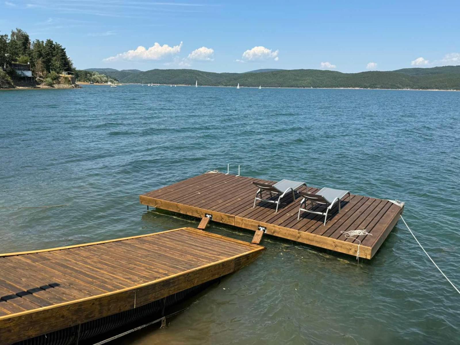 Villa Iskar Lake Residence By Bookvillabg Shtarkelovo Gnezdo エクステリア 写真