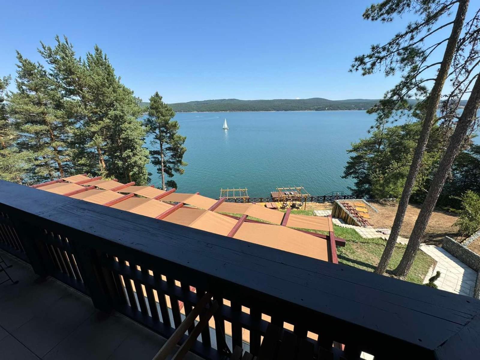 Villa Iskar Lake Residence By Bookvillabg Shtarkelovo Gnezdo エクステリア 写真