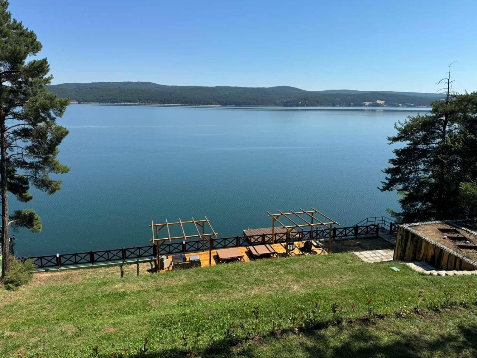 Villa Iskar Lake Residence By Bookvillabg Shtarkelovo Gnezdo エクステリア 写真