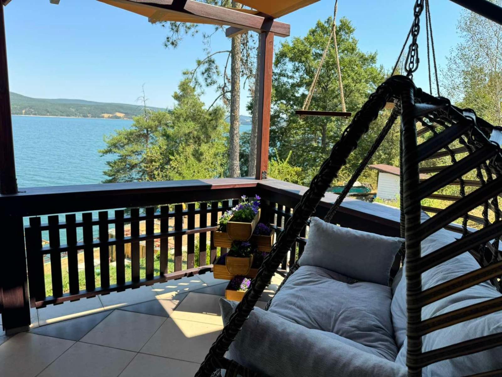 Villa Iskar Lake Residence By Bookvillabg Shtarkelovo Gnezdo エクステリア 写真