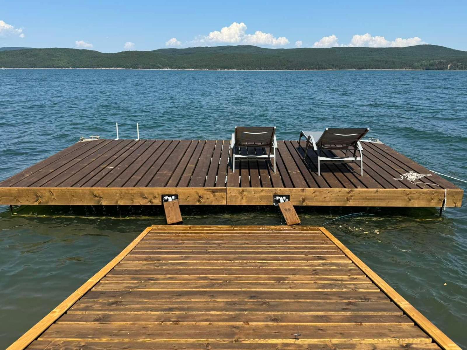 Villa Iskar Lake Residence By Bookvillabg Shtarkelovo Gnezdo エクステリア 写真