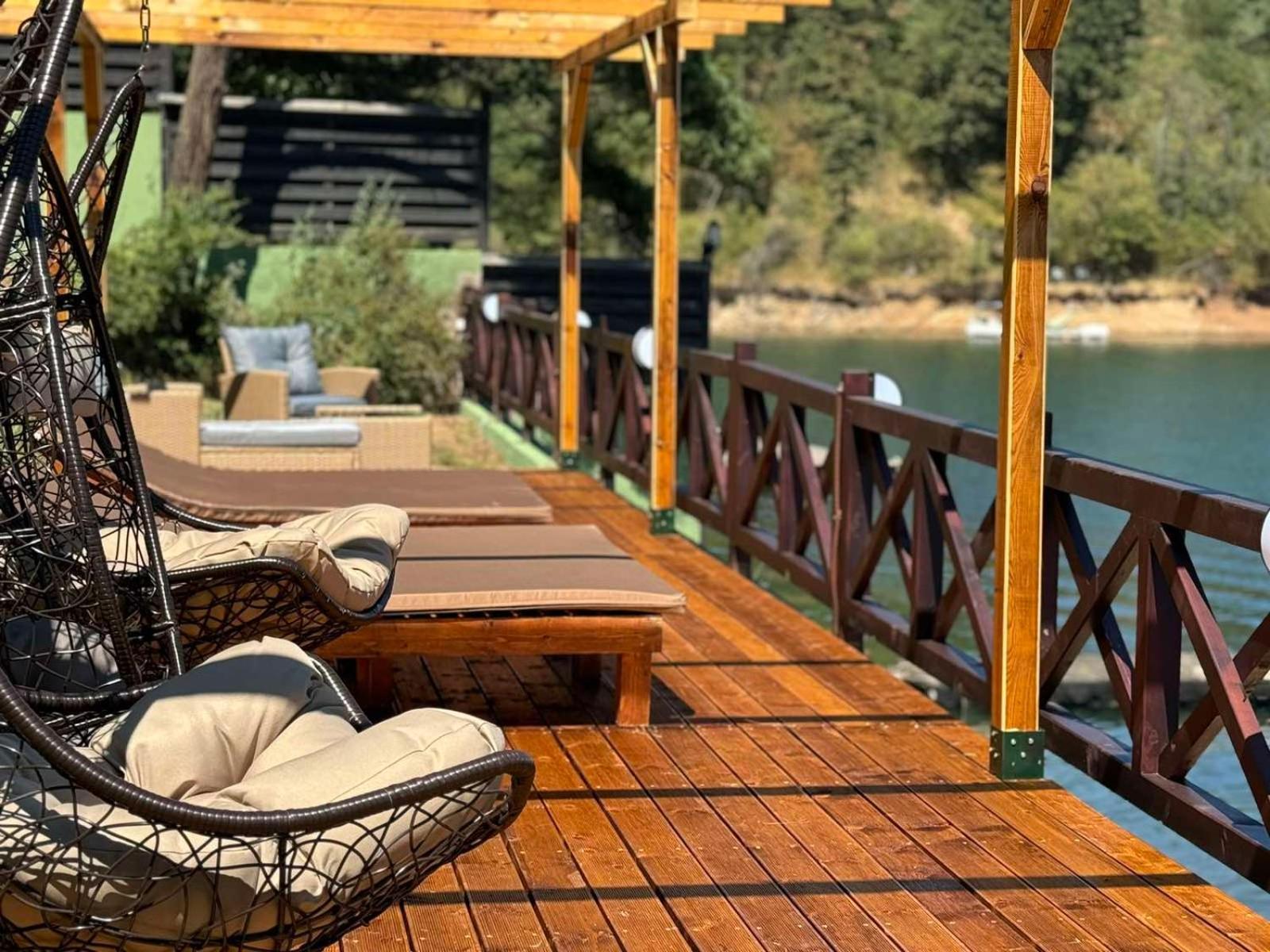 Villa Iskar Lake Residence By Bookvillabg Shtarkelovo Gnezdo エクステリア 写真