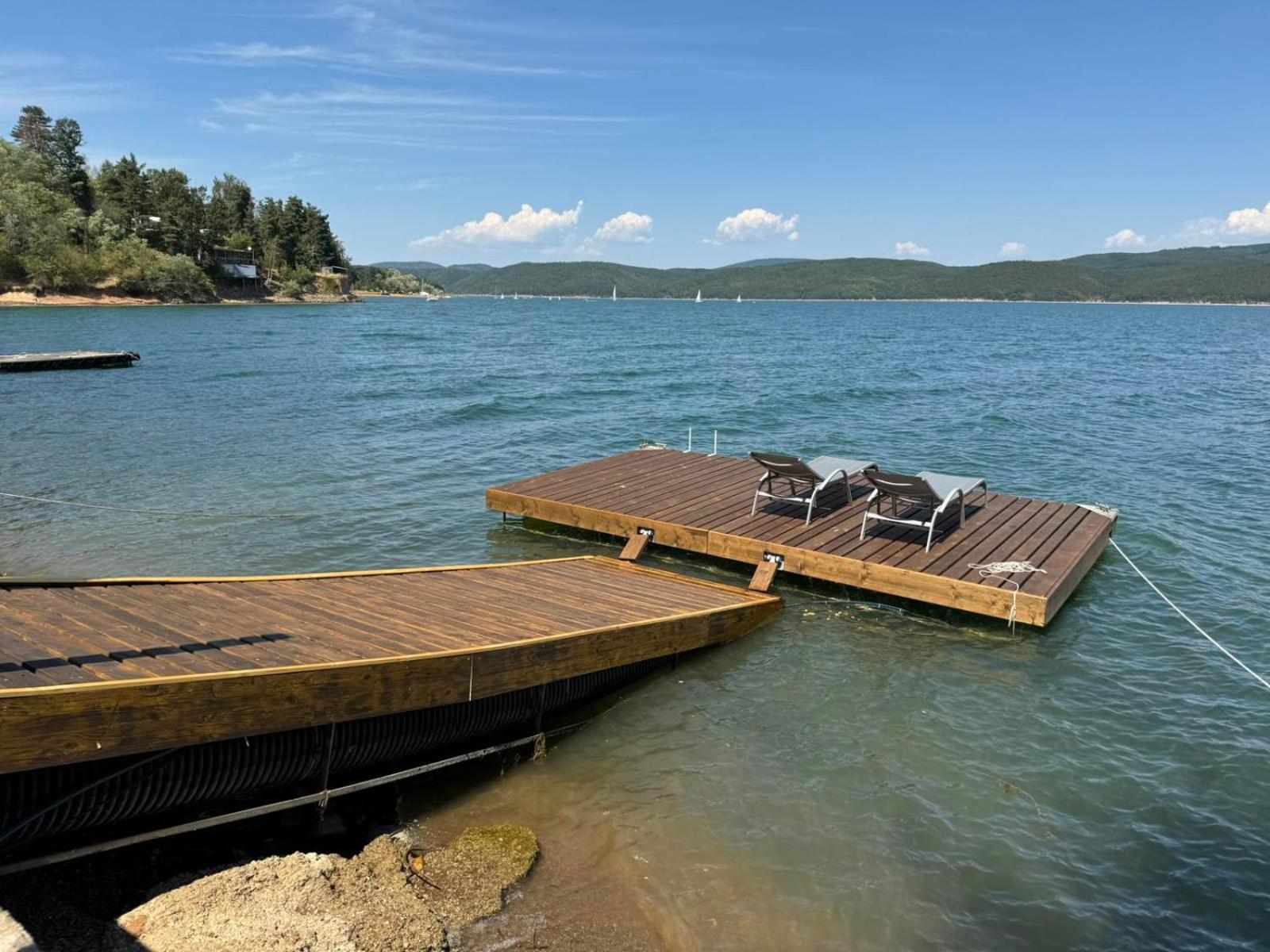 Villa Iskar Lake Residence By Bookvillabg Shtarkelovo Gnezdo エクステリア 写真