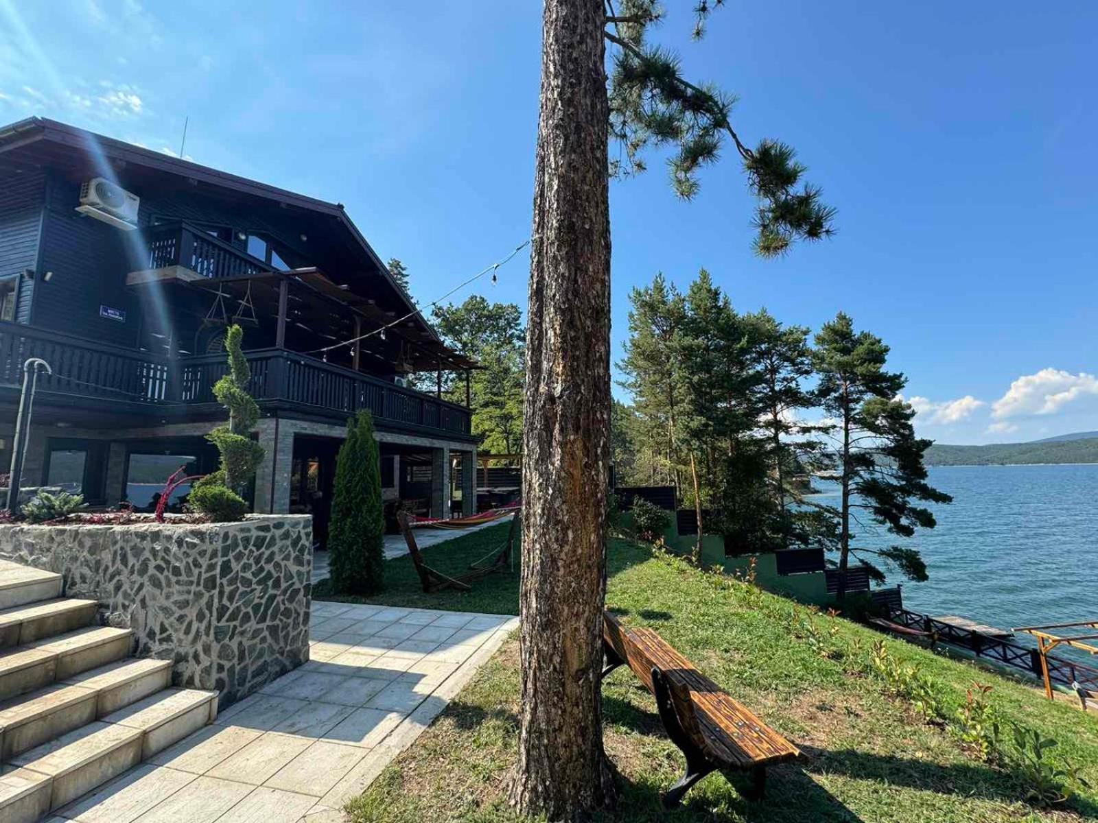 Villa Iskar Lake Residence By Bookvillabg Shtarkelovo Gnezdo エクステリア 写真
