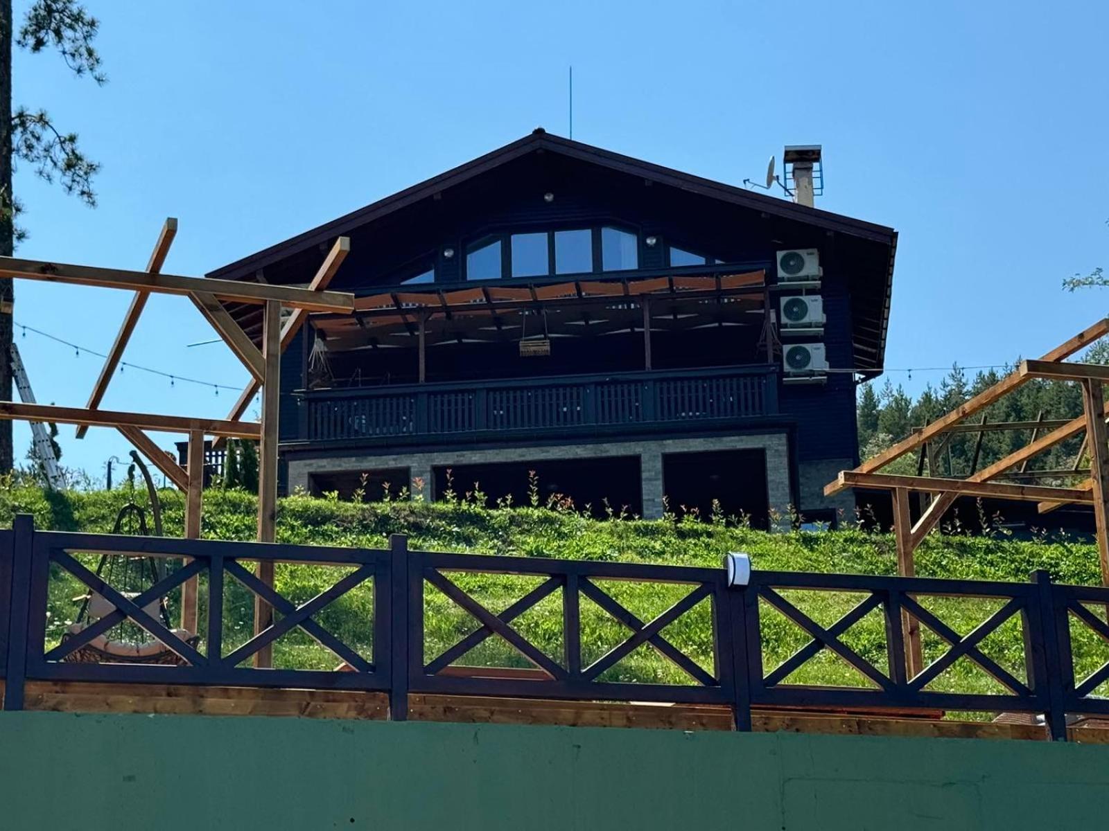 Villa Iskar Lake Residence By Bookvillabg Shtarkelovo Gnezdo エクステリア 写真