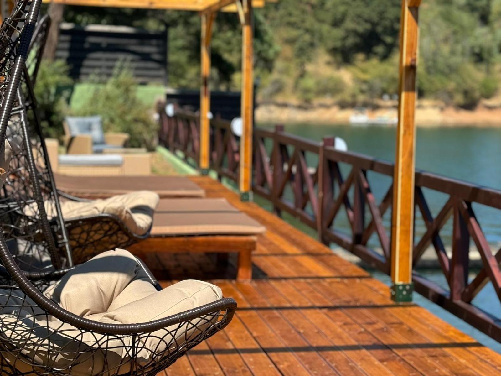 Villa Iskar Lake Residence By Bookvillabg Shtarkelovo Gnezdo エクステリア 写真