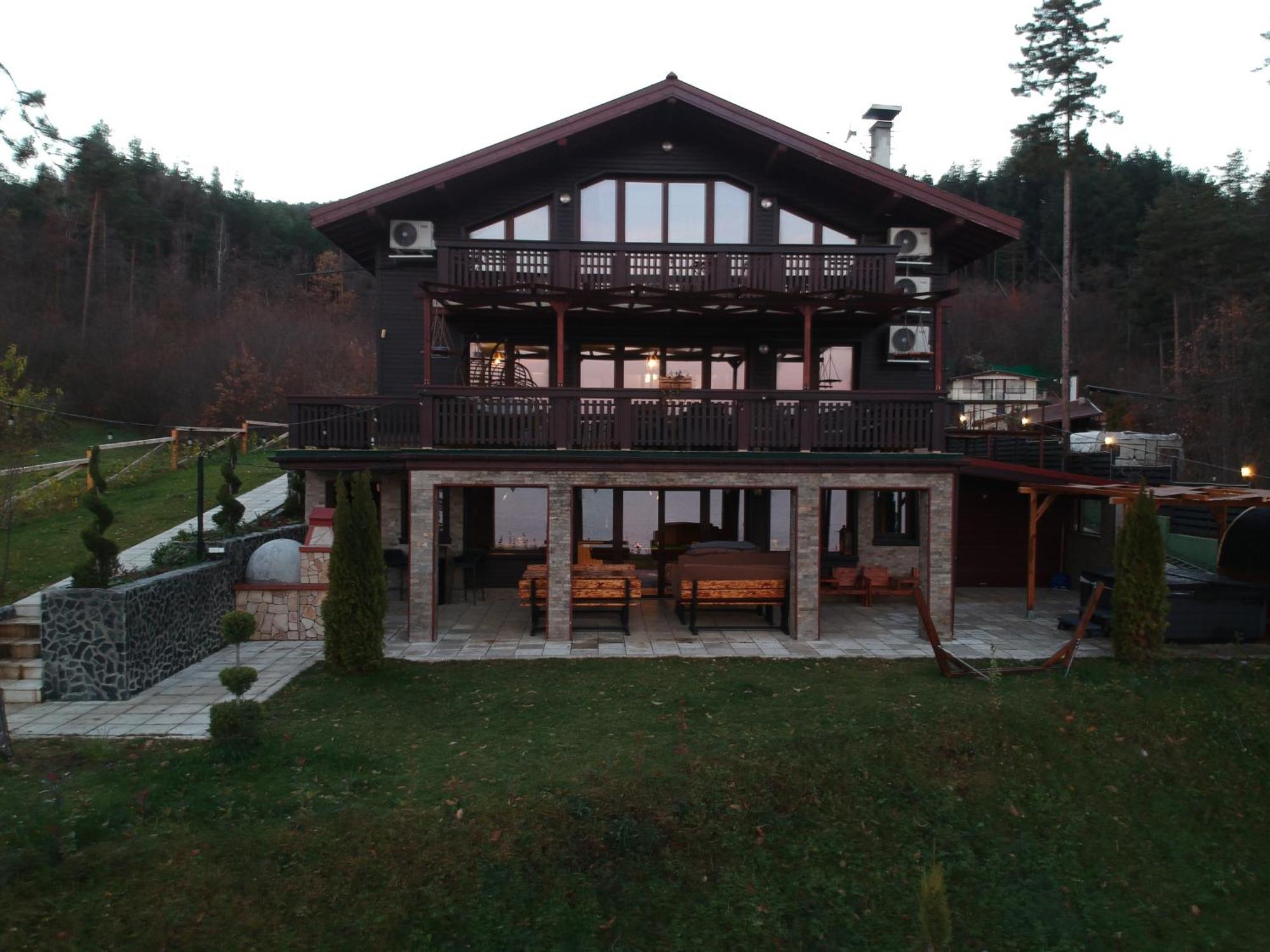 Villa Iskar Lake Residence By Bookvillabg Shtarkelovo Gnezdo エクステリア 写真